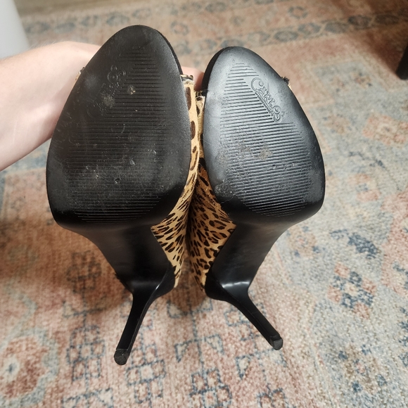 Carlos Santana Varuuca Heels - Picture 10 of 10